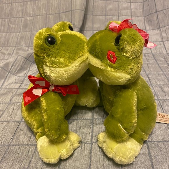 Dan Dee collection Kissing frogs stuffed plush animal - Picture 2 of 7